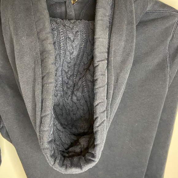 Hollister Navy Blue Button Front Sweater Size Medium - Picture 6 of 8